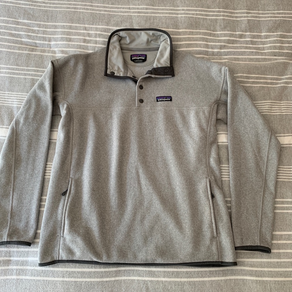 Patagonia women’s button up fleece